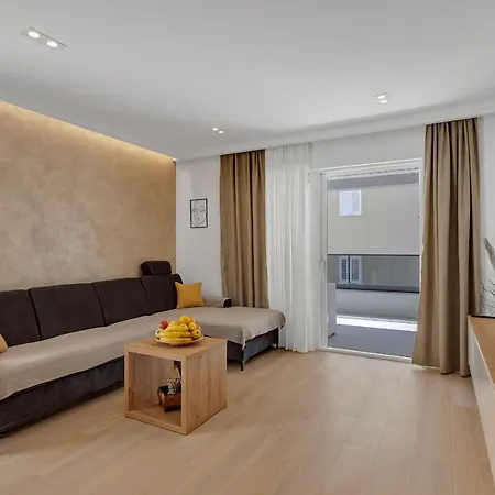 Apartmán Roza, Prekrasni Novi S Parkingom