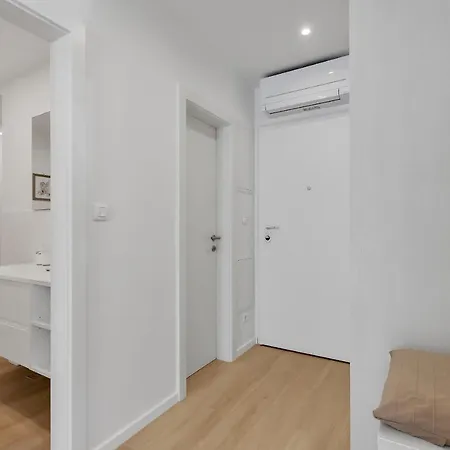 Roza, Prekrasni Novi S Parkingom Apartmán Makarská