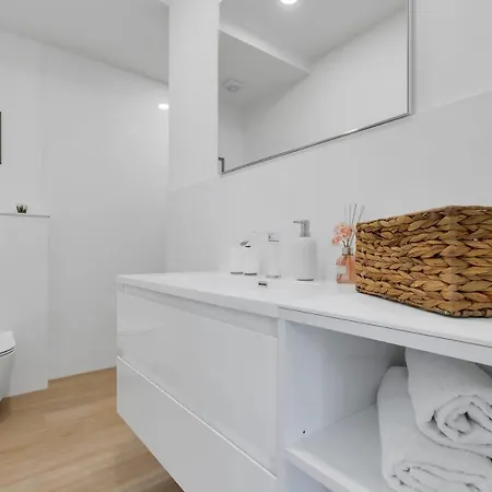 Apartment Roza, Prekrasni Novi S Parkingom