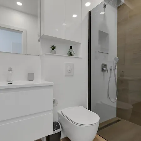 Roza, Prekrasni Novi S Parkingom Apartmán Makarská
