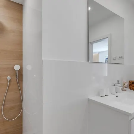 Apartmán Roza, Prekrasni Novi S Parkingom *